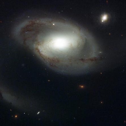 Hubble Heritage image of NGC 4319/Mkn 205