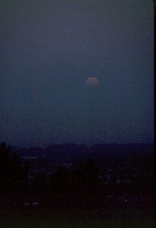 Eclipsed Moon rising, July 1981></a></td>
<td><a href=